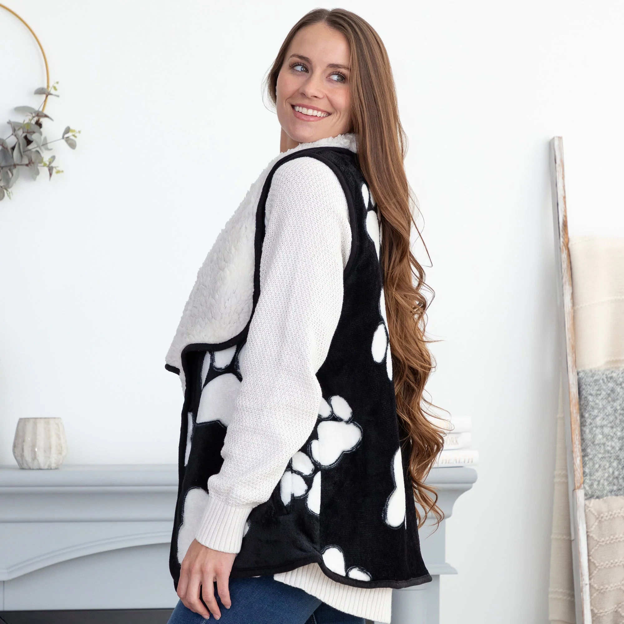 Paw Print Plush Sherpa Fleece-Lined Vest - Image 5