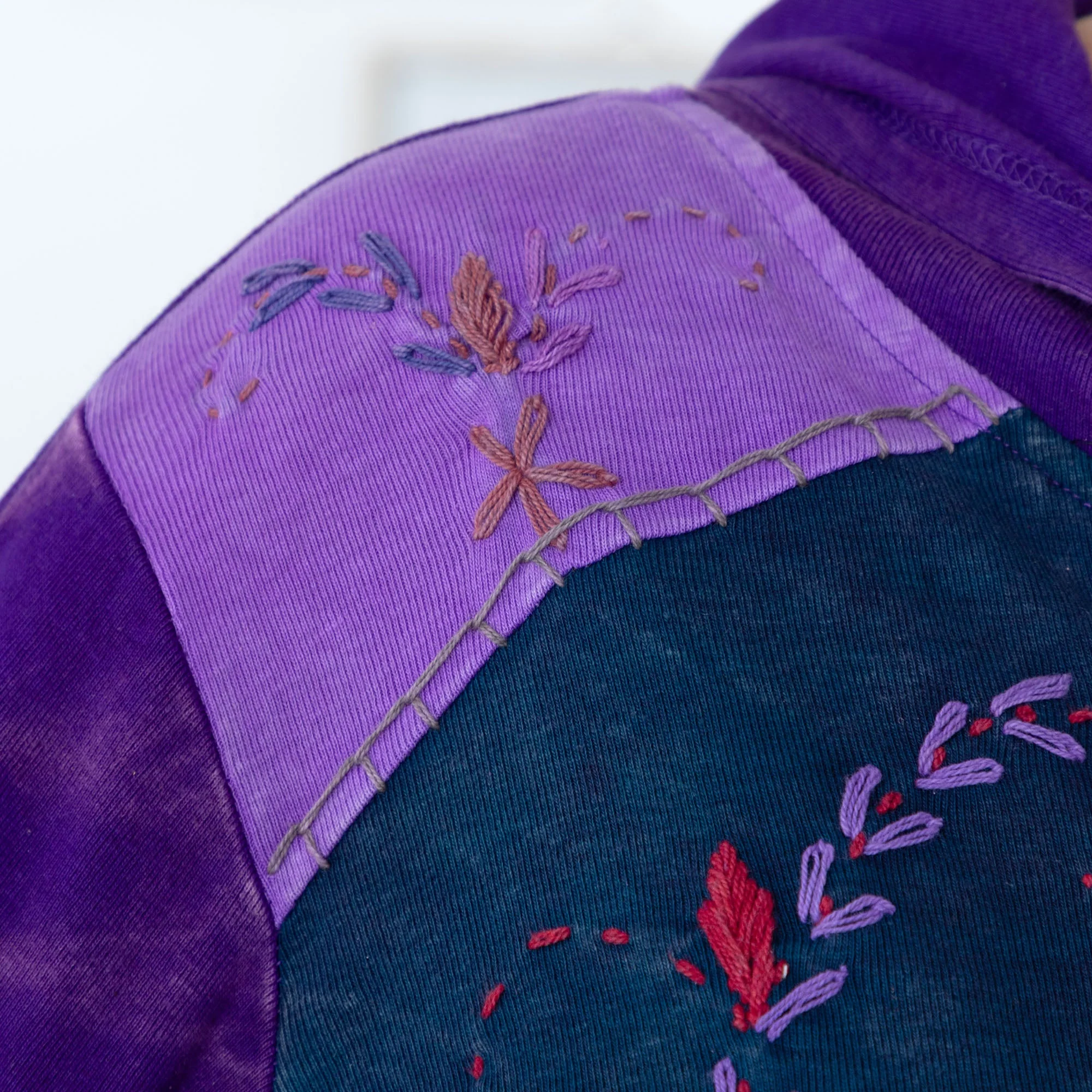 Patchwork Stitched Vine Hooded Jacket with Pockets - Image 7