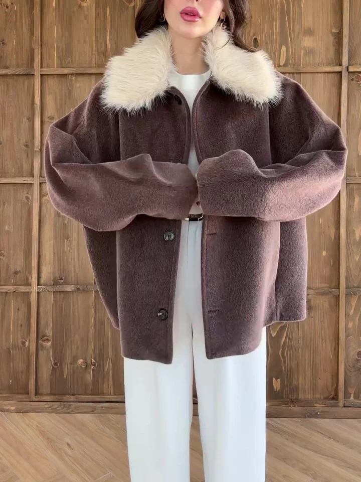 Brown Oversized Coat With White Faux Fur Collar - Image 5