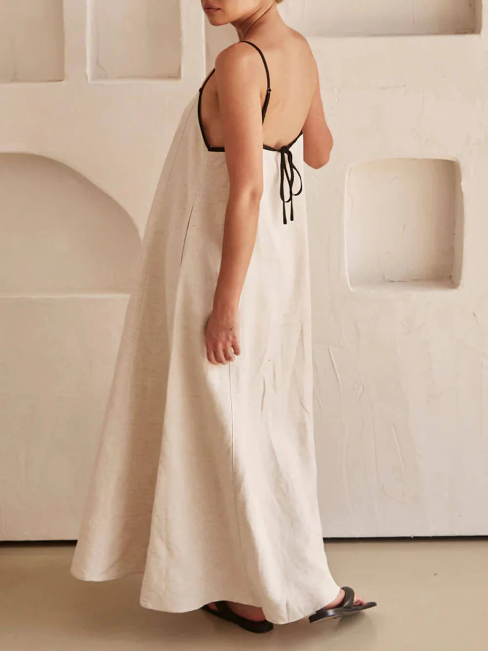 Classic Holiday Style Contrasting Suspender Dress - Image 5
