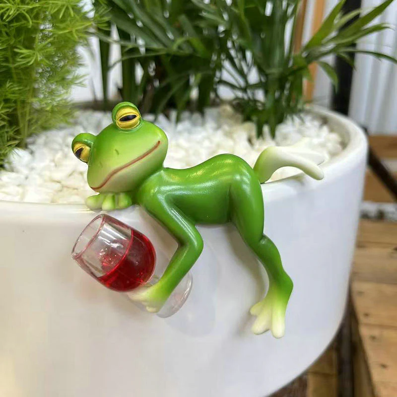 Climbing Frogs Decorations - Image 2