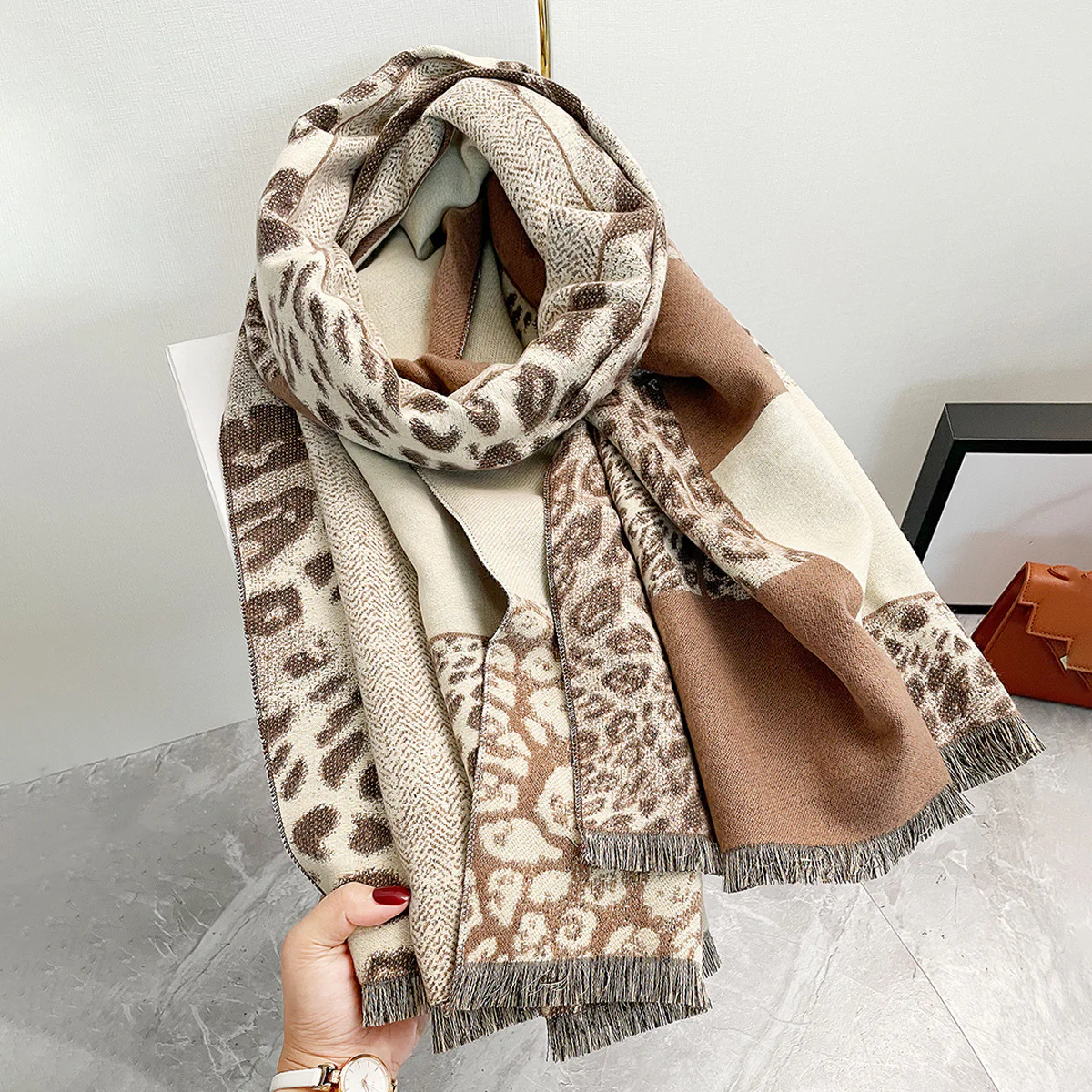 Colorblock Leopard Print Thick Warm Temperament Shawl Scarf - Image 3
