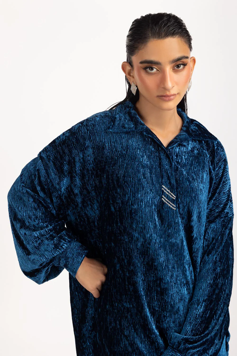 Women's Velvet Long-Sleeved Loose Pajama Set - Image 4