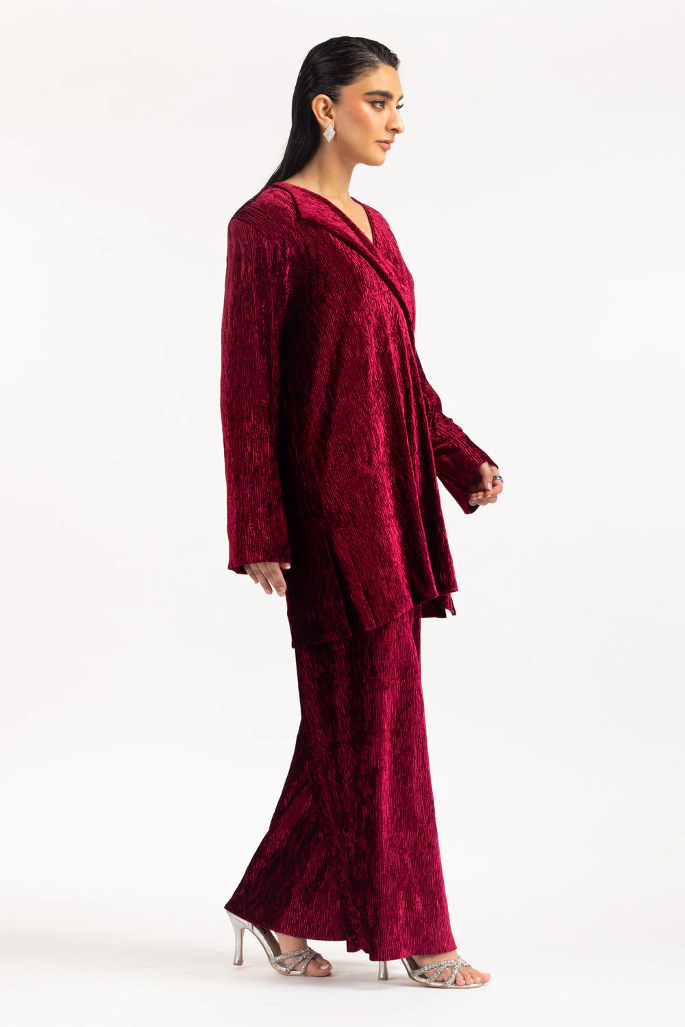 Women's Velvet Long-Sleeved Loose Pajama Set - Image 3