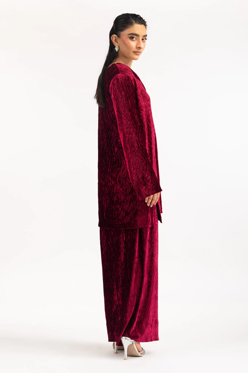 Women's Velvet Long-Sleeved Loose Pajama Set - Image 5