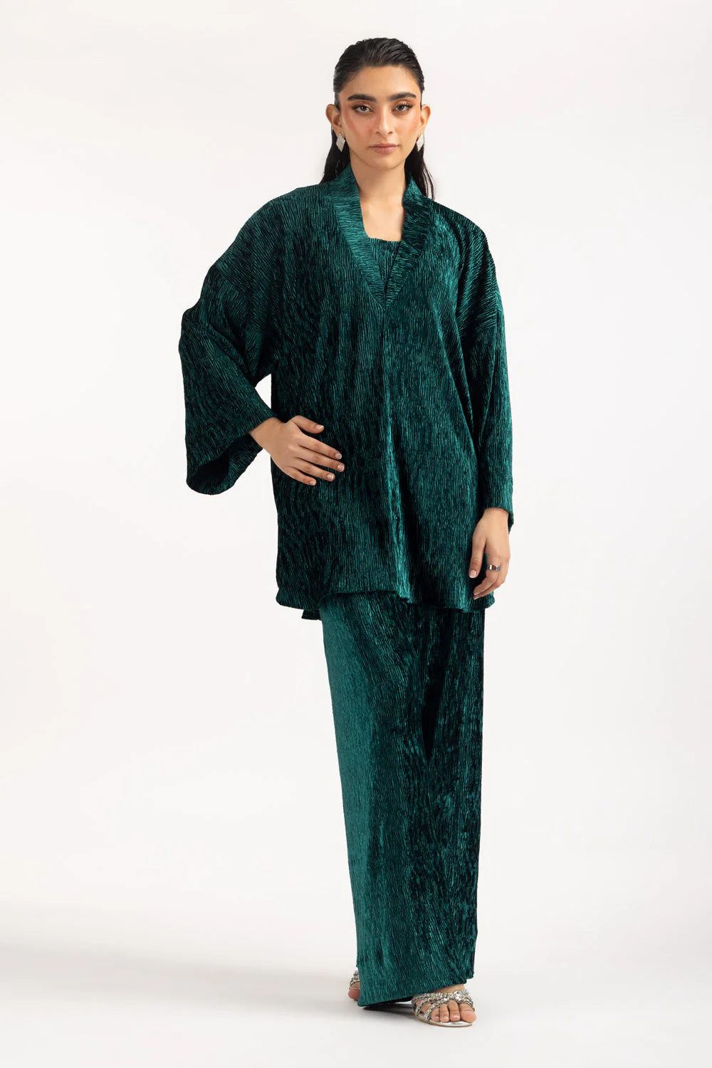 Women's Velvet Long-Sleeved Loose Pajama Set - Image 3