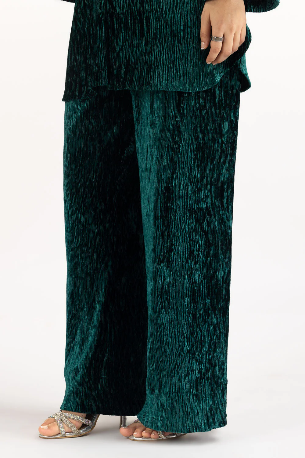 Women's Velvet Long-Sleeved Loose Pajama Set - Image 7