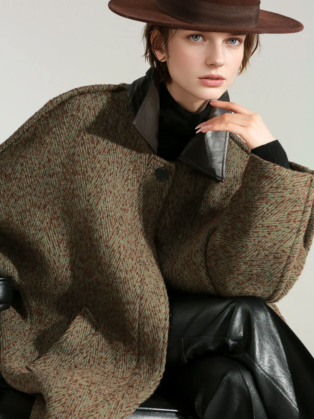 Designer Wool Coat for Women – Double-Faced Herringbone Snowflake Pattern Short Jacket with Leather Collar, Korean Style Winter Outerwear - Image 9