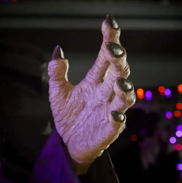 Halloween Flying Witch - Image 3