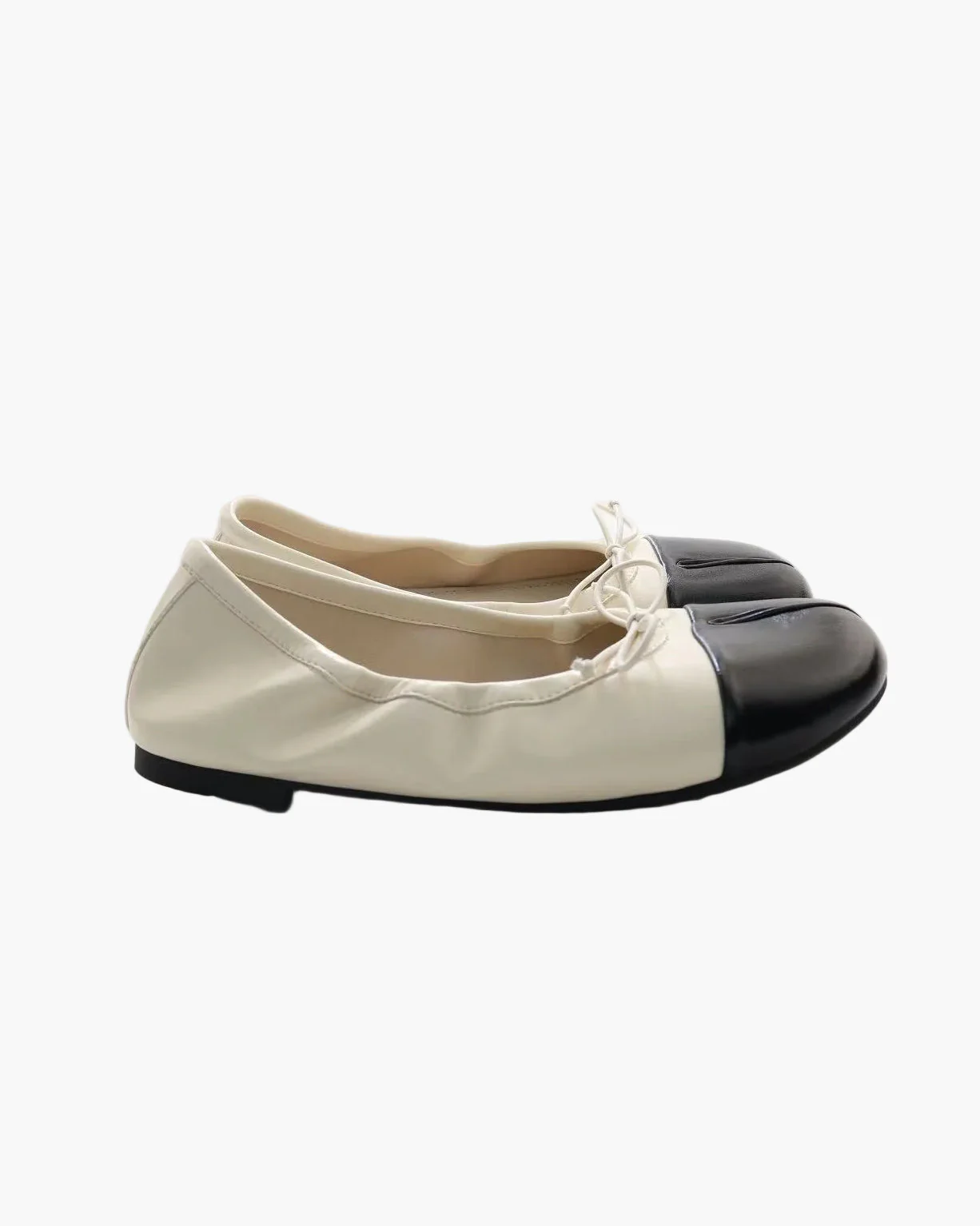 Foldable Color Block Tabi Flats - Image 3