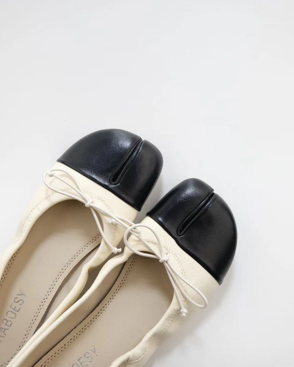Foldable Color Block Tabi Flats - Image 6