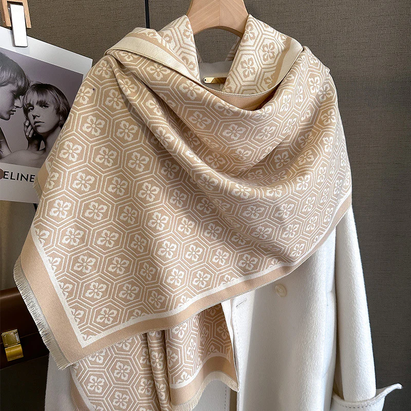 Four-Leaf Flower Fashion Artificial Cashmere Scarf Female Winter All-matching - Image 2