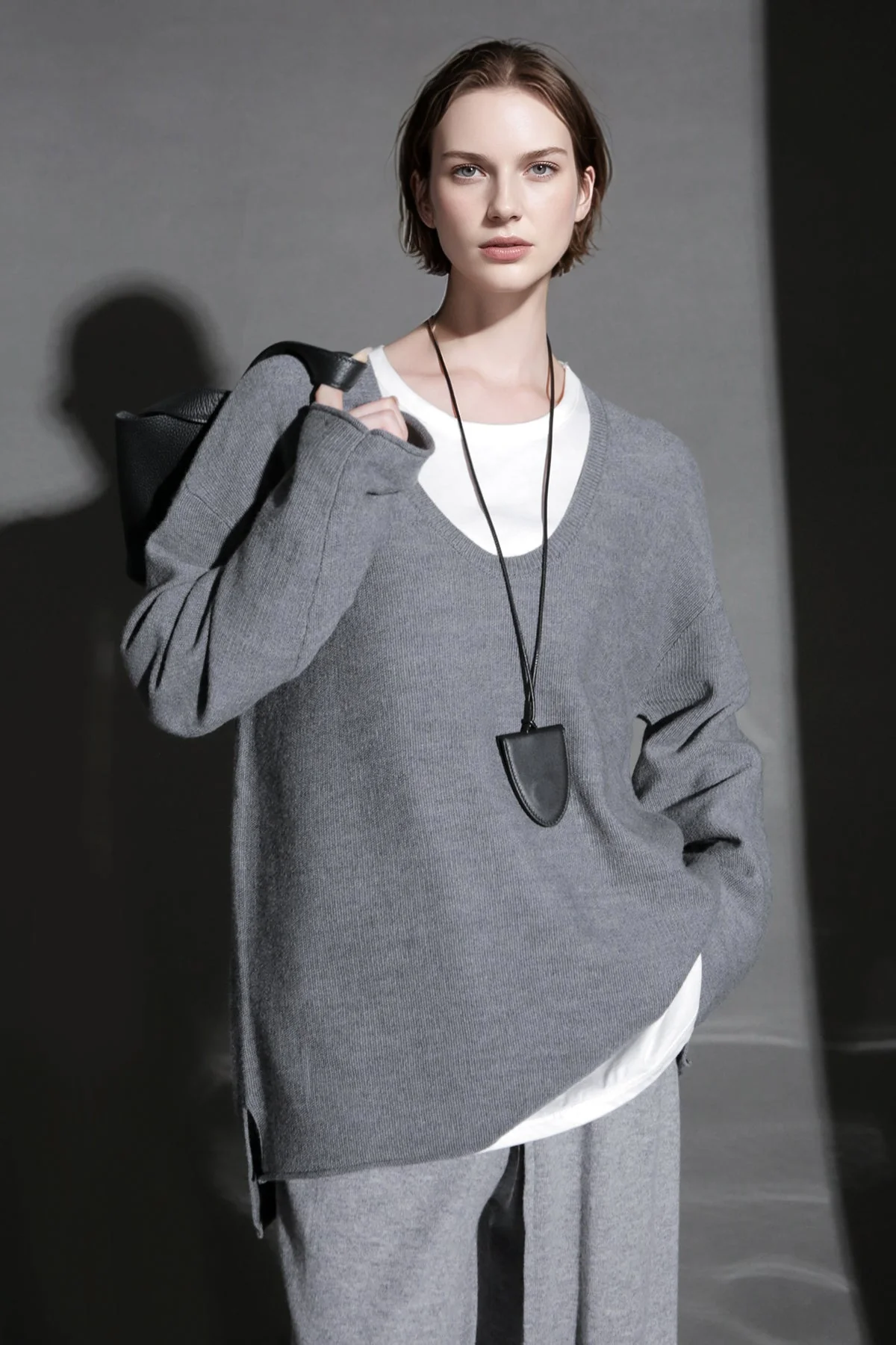 High-End Textured Wool Knit Set for Women – U-Neck Yangzi Yarn Sweater & Stretch Skirt Two-Piece Outfit - Image 13