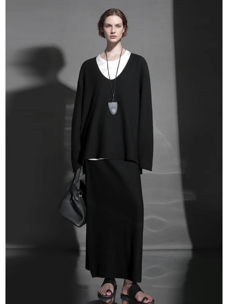 High-End Textured Wool Knit Set for Women – U-Neck Yangzi Yarn Sweater & Stretch Skirt Two-Piece Outfit - Image 4