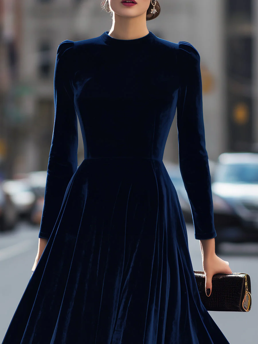 Luxurious Navy Blue Velvet Long-Sleeve Midi Dress - Image 2