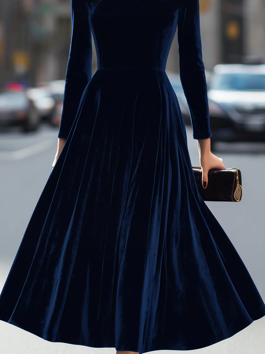 Luxurious Navy Blue Velvet Long-Sleeve Midi Dress - Image 3
