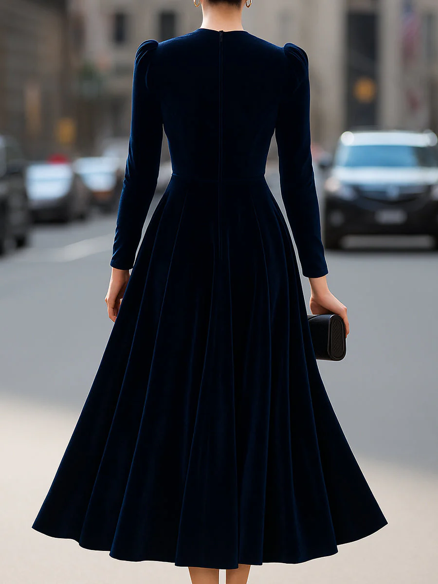 Luxurious Navy Blue Velvet Long-Sleeve Midi Dress - Image 4