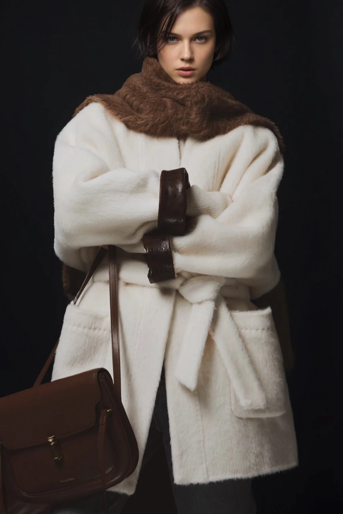 Luxury Ostrich-Texture Patchwork Wool-Blend Alpaca Coat for Women – Elegant Fall Winter Outerwear - Image 6