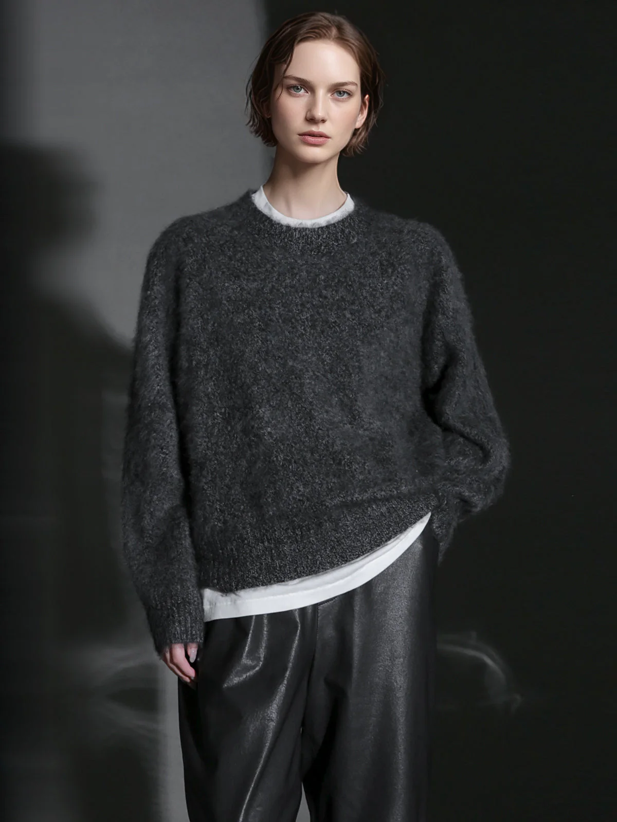 Luxury Seamless Wool Crew Neck Long Sleeve Knit Sweater – Soft and Cozy Wool Fleece with an Elegant Lazy Chic Vibe - Image 2