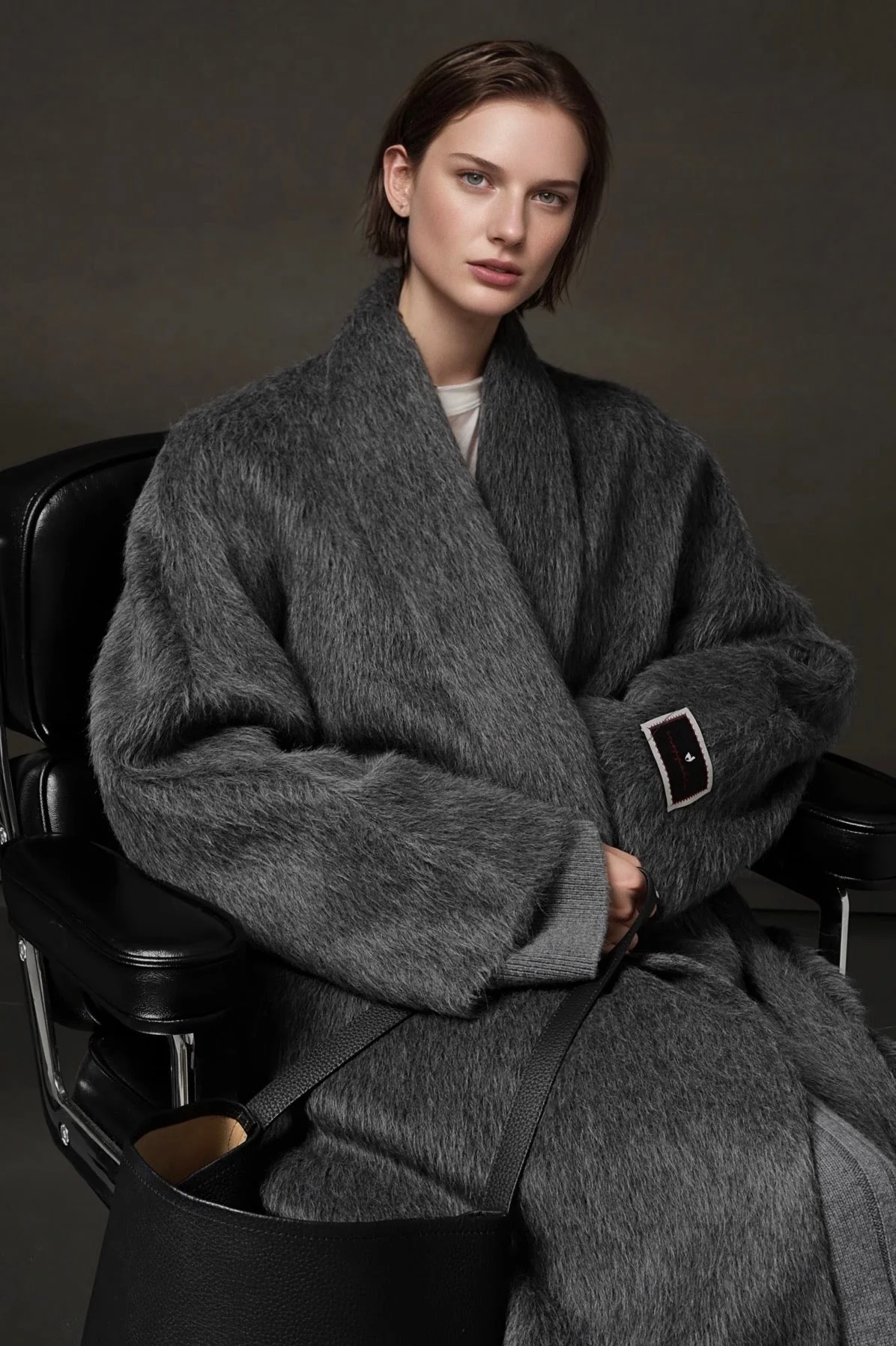 Luxury Suri Alpaca Wool Coat for Women – Double-Faced Winter Fur-Trim Overcoat with Chic Lapel Collar - Image 7