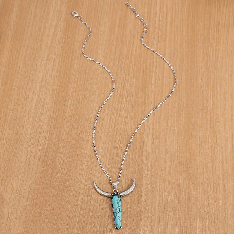 Turquoise Bull Head Necklace - Image 4