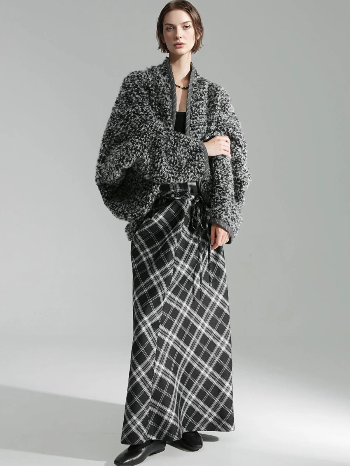Old Money Style Batwing Sleeve Cardigan Coat for Women – Double-Faced Alpaca Wool Cape with Leather Trim and Speckled Dot Detail - Image 2