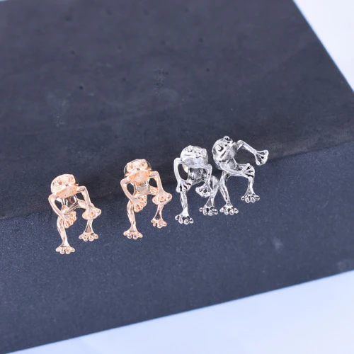 Retro Funny Frog Women Earrings - Image 6