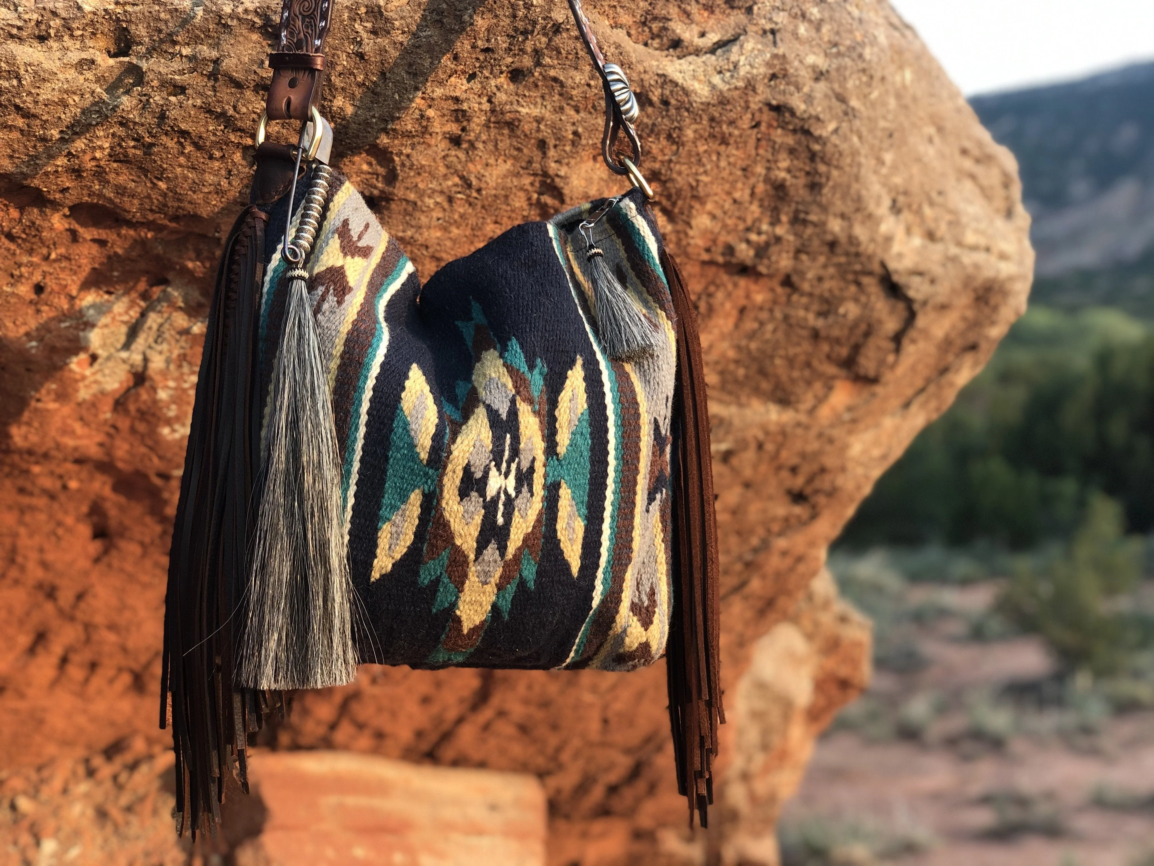 Saddleblanket handmade tassel tote bag - Image 3