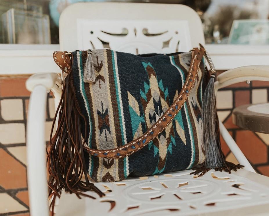 Saddleblanket handmade tassel tote bag - Image 4