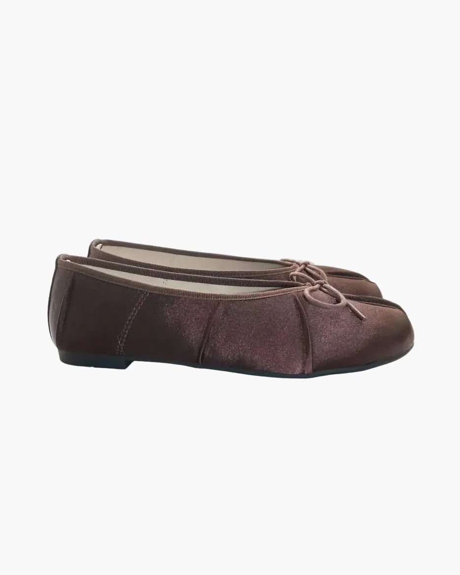 Satin Wrinkles Tabi Ballet Flats - Image 15