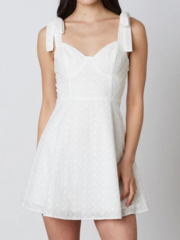 Tie up lace dress - Image 2