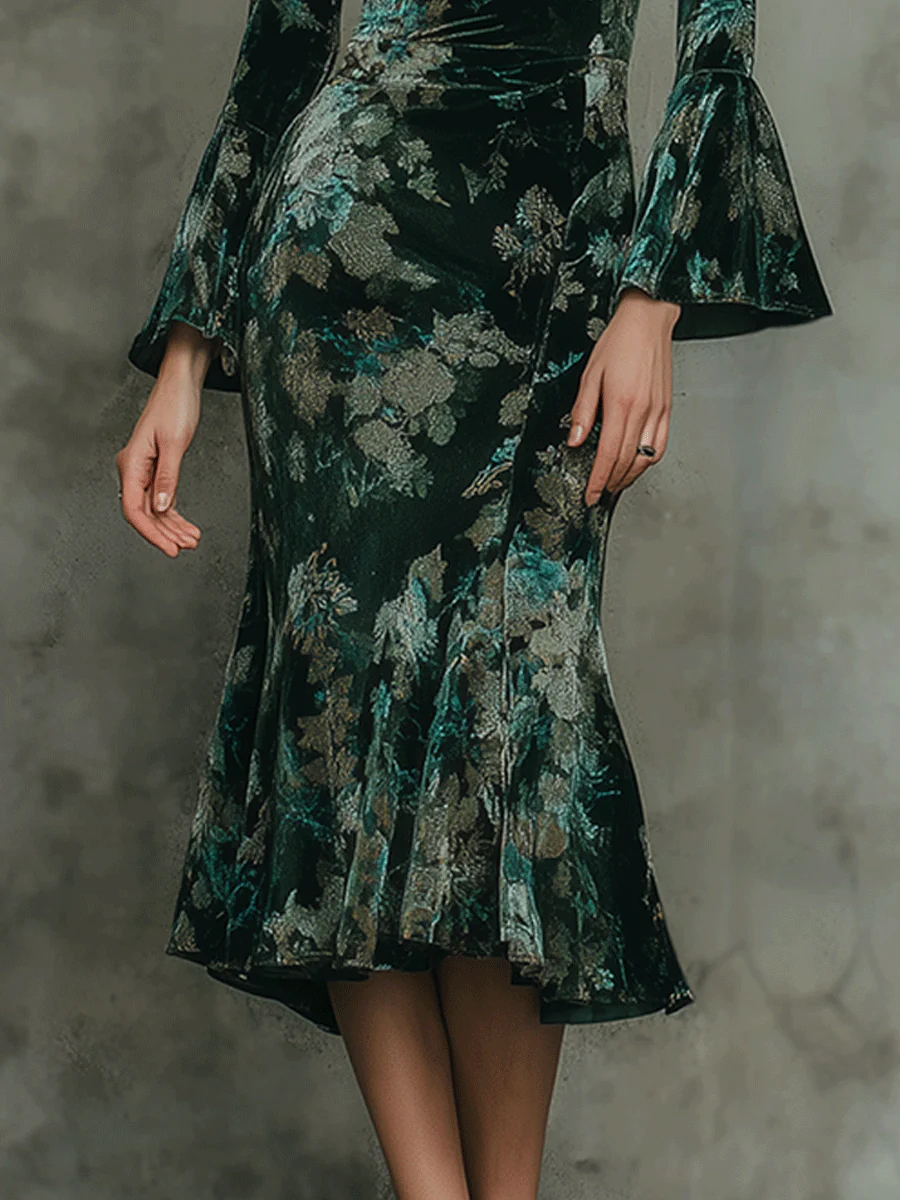 Vintage Emerald Floral Velvet With Flared Sleeves Midi Dress - Image 2