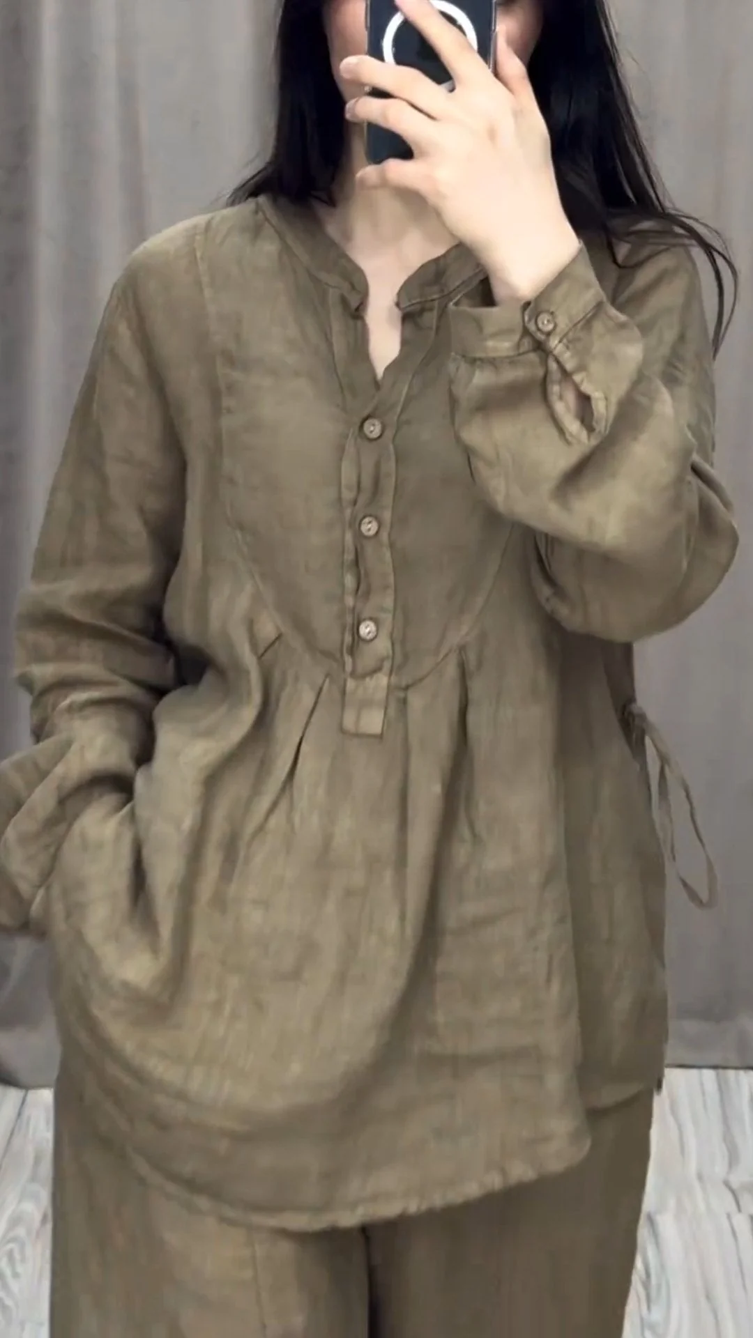 Women Cotton and Linen V-neck Two-piece Suit - Image 3