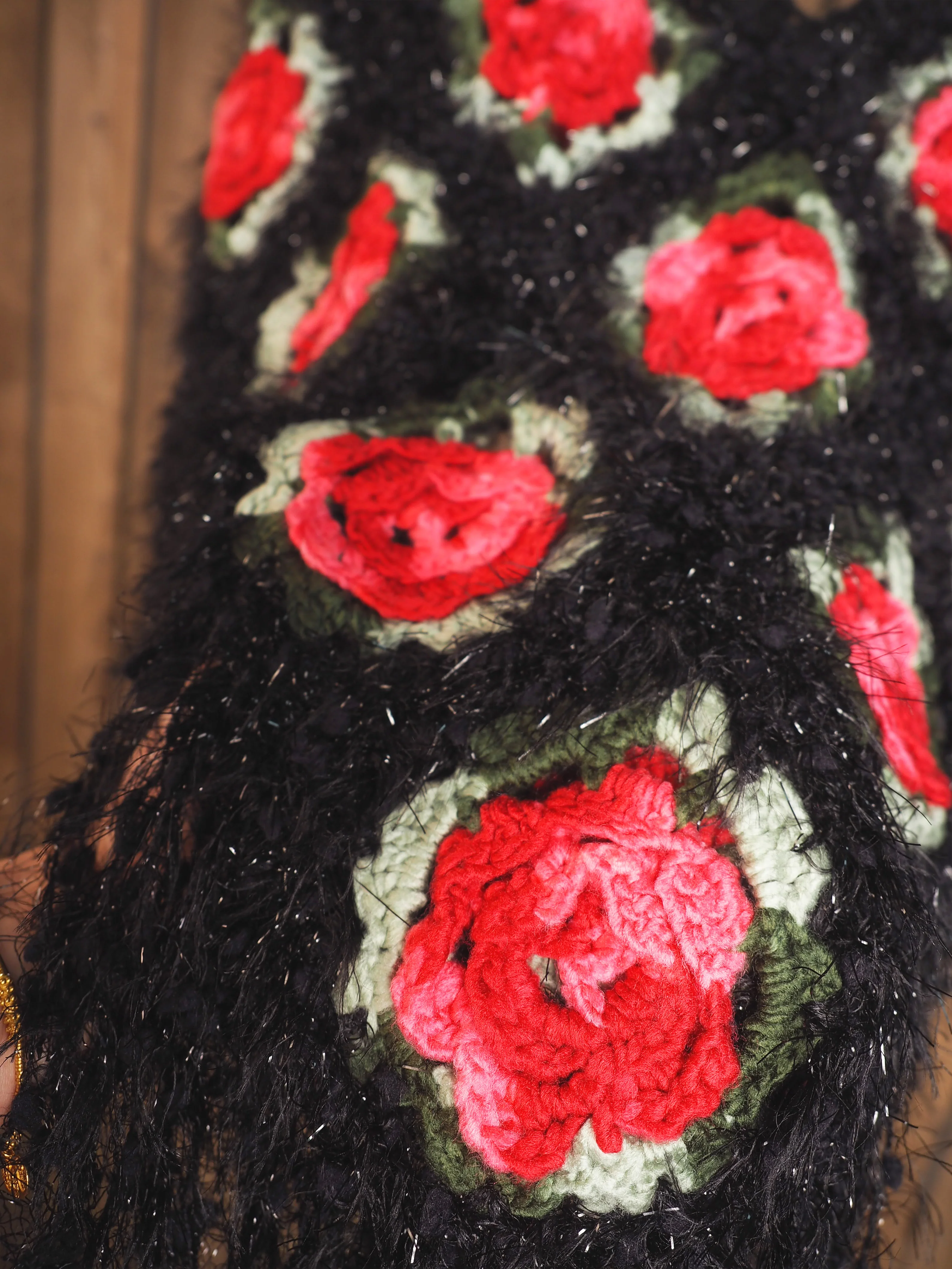 Women's Hand-woven flower shawl - Image 3
