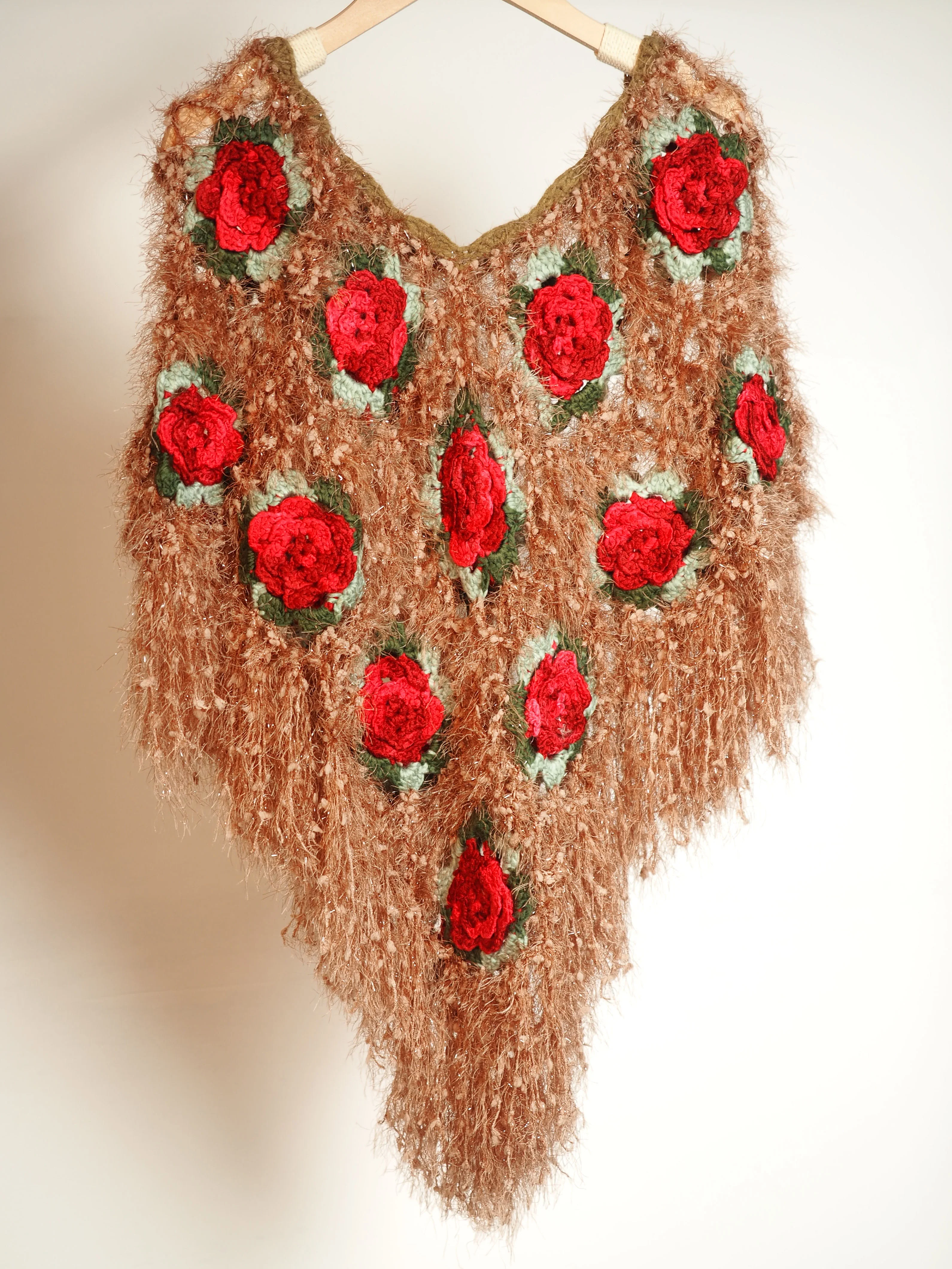 Women's Hand-woven flower shawl - Image 4