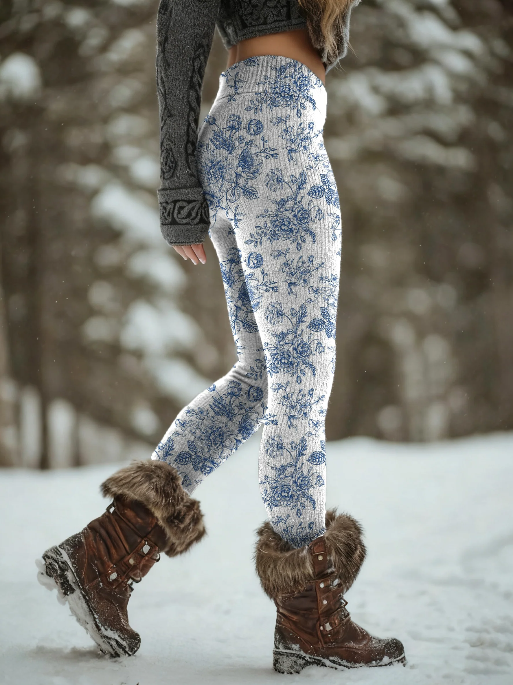 Women's Vintage Blue Rose Art Print Knit Bottoms