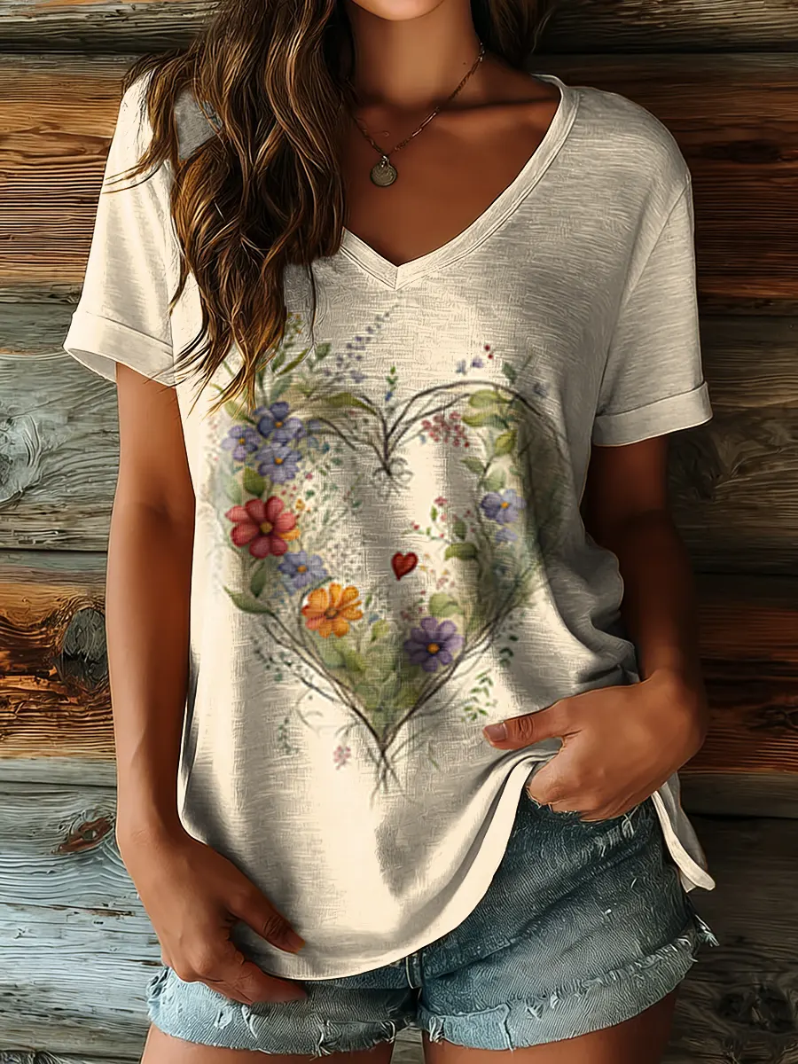 Women's Vintage Floral Heart Pattern Art Print V-neck Casual T-shirt