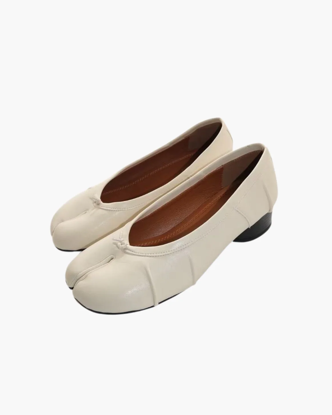 Wrinkles Tabi Pumps - Image 17