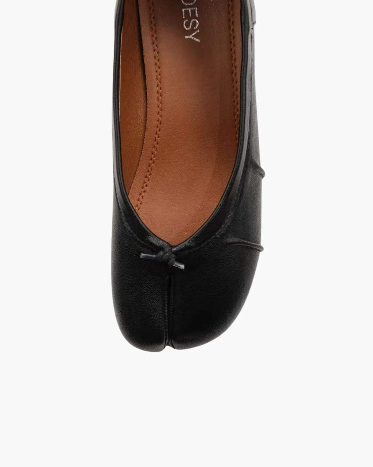Wrinkles Tabi Pumps - Image 4