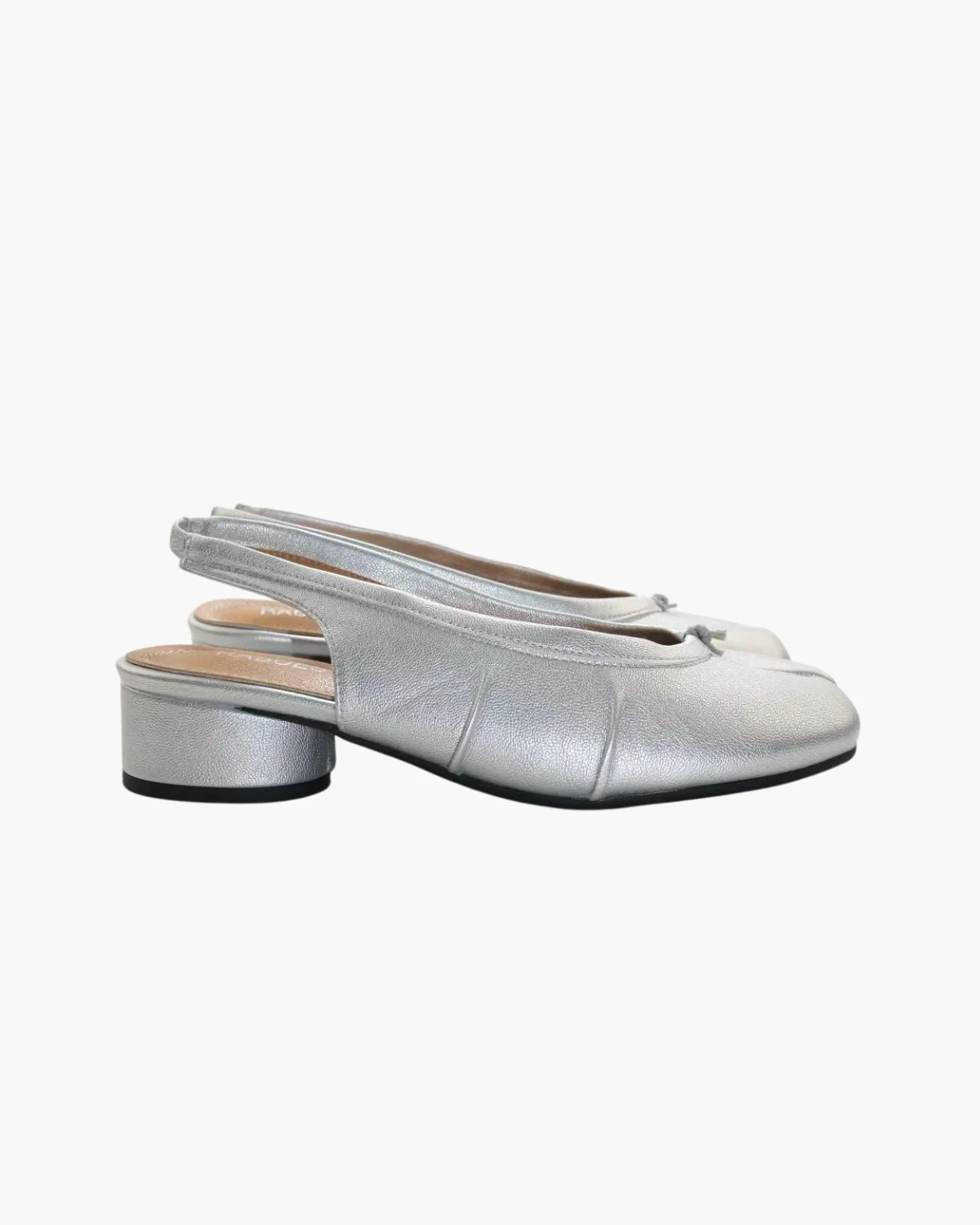 Wrinkles Tabi Sandal Pumps - Image 10